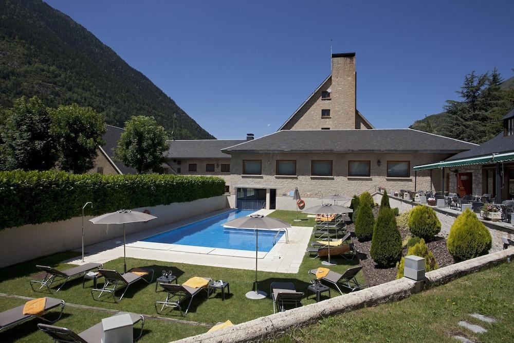 Parador De Arties Exteriér fotografie